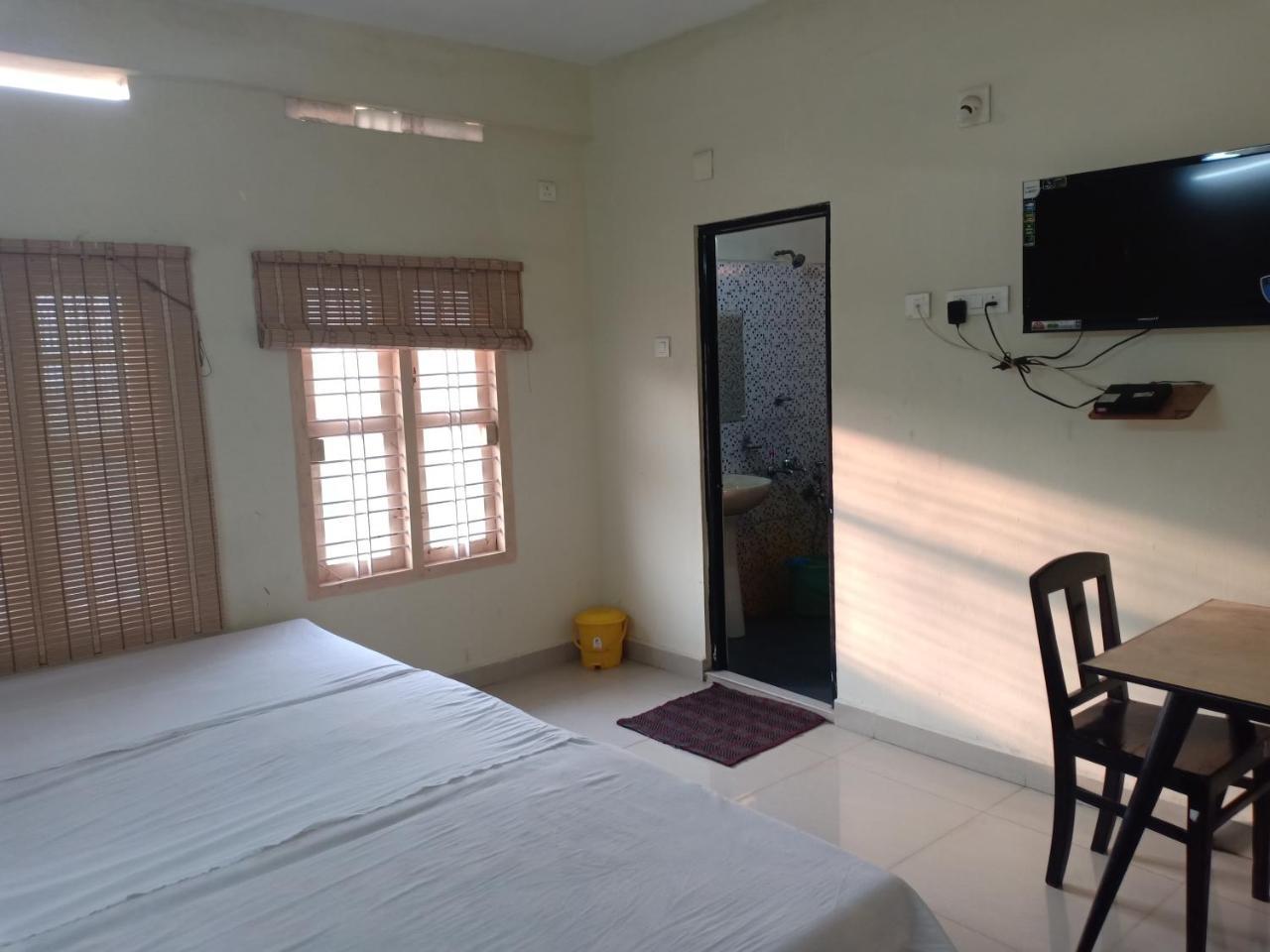 Hotel Woodlands Chottanikara 외부 사진